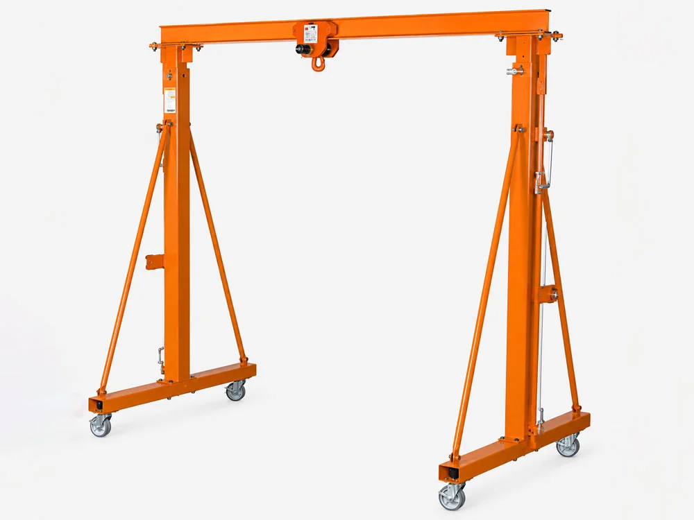 Simple crane for injection molding workshop